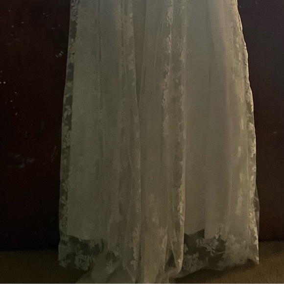 NWT dress with train - Picture 5 of 13